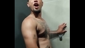 Preview 4 of Xxnvideo Hd 2018 - Cheio de tes&atilde_o no banheiro da academia Link na Bio