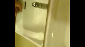 Preview 4 of Free Ratchet - Me la jalo en un ba&ntilde_o de discapacitados de un centro comercial