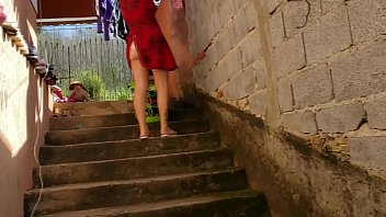 Preview 4 of Moglie Club Prive - Marido Safado Filmando sua esposa gravida colocando roupa no varal,  vai trabalhar a noite corno,  o vizinho vai vir aqui. kkk