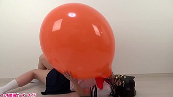 Preview 1 of Wwwdesimom Son - Balloon popping