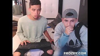 Preview 4 of Brazzers Ded Fuke Sun - Having fun with my best friend on webcam - prozey.com