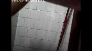 Preview 3 of Full Hot Saxy - Filmei o banho da minha tia escondido