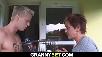 Preview 2 of Mom And Son Sxxxvideo - Old bitch spreads legs for hung neighbor