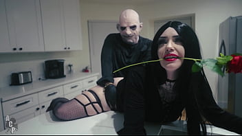 Preview 3 of Xxx Repe Home - The Addams Family Sextape Starring Rachel Luxe As Morticia Addams And Gibby The Clown As Uncle Fester