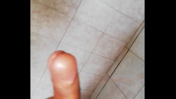 Preview 3 of Sexkhasi Shillong - Me la jalo en el ba&ntilde_o, alguien quiere