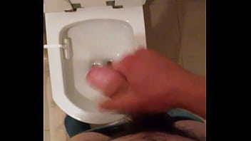 Preview 2 of Telugu Andhra Village Sex Videos - Jovem cheio de tes&atilde_o batendo punheta