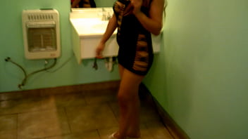 Preview 4 of Seaxy Video Pron - Irlanda mostrando su vestido en el hotel