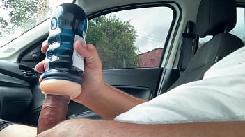 Preview 1 of Nisha Sex - Masturbando no carro