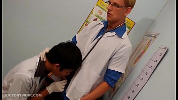 Preview 1 of Opa Wichst Im Wald - Medical Fetish Interracial Threesome