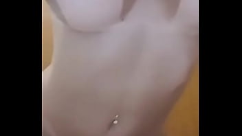 Preview 4 of Hot Mom Bite A Ring - Chica operada desnuda
