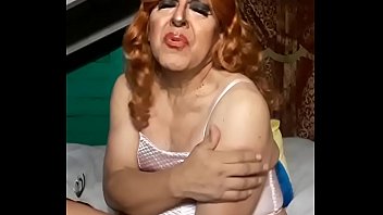 Preview 2 of Brezza Pron - &iexcl_&iexcl_totalmente diferente ROSSA travesti!!