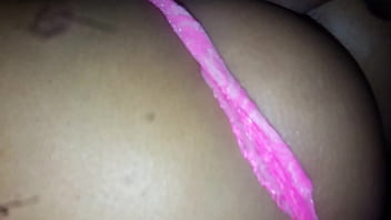 Preview 1 of Selena Strapon Ferro Network - Chupando a bucetinha dela antes de meter gostoso nessa safada