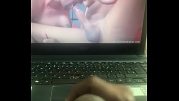 Preview 2 of Tube Anal Raped - Batendo uma assistindo filme