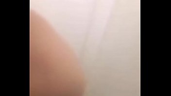 Preview 2 of Teen Dp Porno - Maduro chileno en la ducha