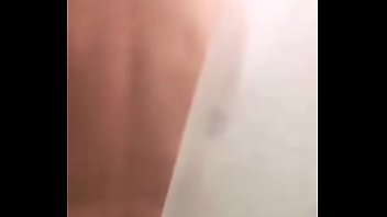 Preview 1 of Teen Dp Porno - Maduro chileno en la ducha