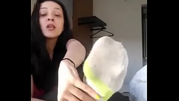 Preview 3 of Teacher And Miss Xxxcim - Se quita la calceta y ense&ntilde_a su pie