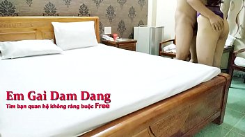 Preview 1 of In Law Husband While Wife Sleep - Bị Anh Trai Nu&ocirc_i Dụ V&agrave_o Nh&agrave_ Nghỉ Rồi Cởi Đồ Ra M&ograve_ Mẫm
