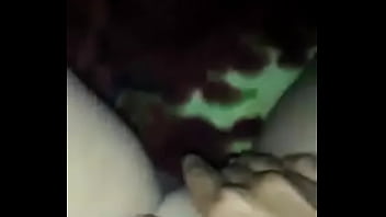 Preview 2 of Xnxn Sunny - Se meto 2 dedos hasta adentro