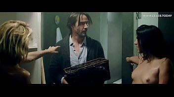 Preview 1 of Erotika Kino - V&iacute_deo de sexo com uma galega e keanu reeves