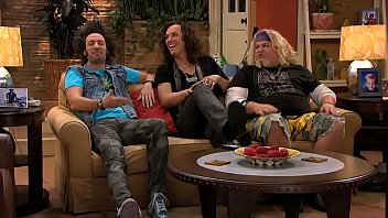 Preview 1 of Casey Calvert Cat7 - Uma Banda L&aacute_ em Casa UBLC S01E21 - Last Weasel Standing
