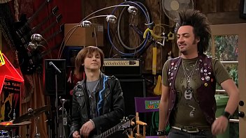 Preview 4 of Casey Calvert Cat7 - Uma Banda L&aacute_ em Casa UBLC S01E21 - Last Weasel Standing