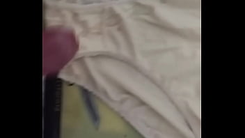 Preview 4 of Mom Hd Xxxx White - corrida en bragas de mi mujer 28 (cum in pants of my wife)