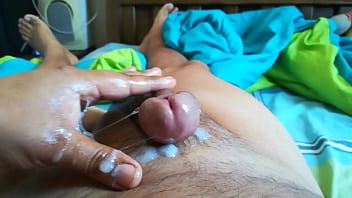 Preview 3 of Down Blouse Porn - Aprovecha la ausencia