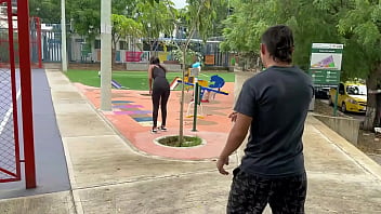 Preview 1 of Mous Bang - Juego con extra&ntilde_o en el parque al avioncito y termino llevandola a casa a darle una rica follada con mi enorme pene hasta darle toda mi leche en su co&ntilde_o. HL