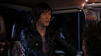 Preview 4 of Housewife And Student - Uma Banda L&aacute_ em Casa UBLC S01E13 - Road Tripp
