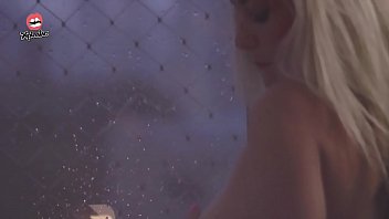 Preview 3 of Intip Jilbab Pipis Di Wc Jongkok - Ensaio sensual da pornstar Susan Miller