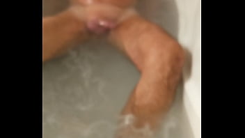 Preview 3 of X Xxn Coom - Tw.eedheads takes a bath.