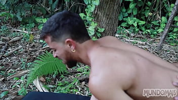 Preview 4 of Man Sex Chicken Ass - Fodendo no mato!