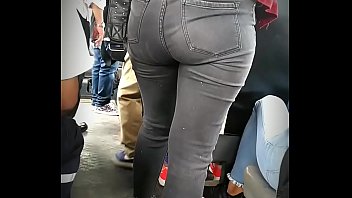 Preview 2 of Abbi Secraa Porn - traseros grandes en el bus venezolana vs peruana