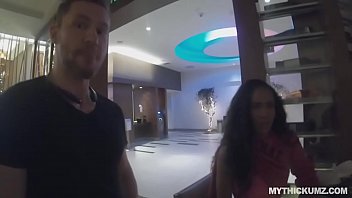 Preview 2 of Jbrdstikhoon Nikalasex - Thick ebony queen blows random white dude