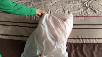 Preview 2 of Xxnepale - Unboxing de una mu&ntilde_eca sexual realista