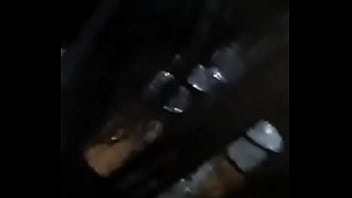 Preview 2 of Sri Lankan Sexx Video Com - Camiloka malaypeligrosa afuera del motel