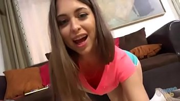 Preview 2 of Step Son Trick Mom In Shower - minha prima me provocou