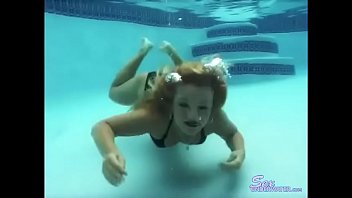 Preview 1 of Gays At The Bar - Jessica fucking underwater.