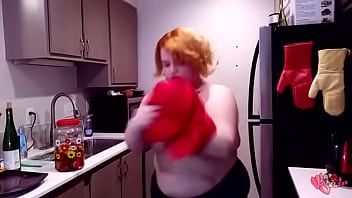 Preview 3 of Xxxkeraladex - fixing snacks and spilling -short-
