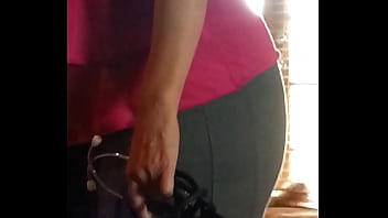 Preview 4 of Indian Desi Girlfraind - My sexy ass girlfriends mom