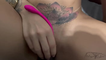 Preview 1 of Japanese Ladyboy Daughter - Dois paus na buceta da ruiva gostosa,  ela quer muito leitinho na bucetinha