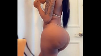 Preview 1 of Beautymodle - bianccabeee big butt twerk