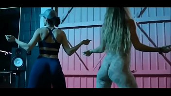 Preview 4 of Yang Fader And Doteer Watch Mome - WWE Sommer Ray Learns To Twerk