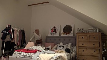 Preview 2 of Johnny Sinns Licking - Big Tits y. Babes House Party