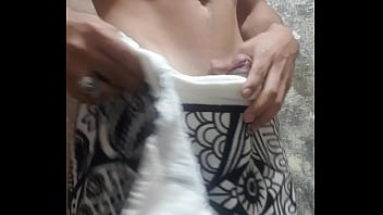 Preview 1 of Www F Cax Vidos - Tocando uma depois do banho