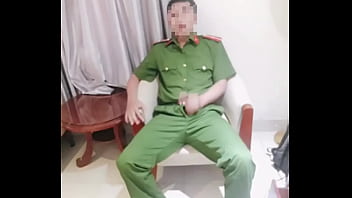 Preview 2 of Un Bleve - C&ocirc_ng An Việt Nam sục cặc | | Xem th&ecirc_m: http://bit.ly/GetMorexVideos-MrT