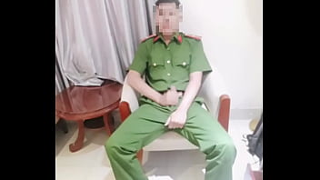 Preview 3 of Un Bleve - C&ocirc_ng An Việt Nam sục cặc | | Xem th&ecirc_m: http://bit.ly/GetMorexVideos-MrT