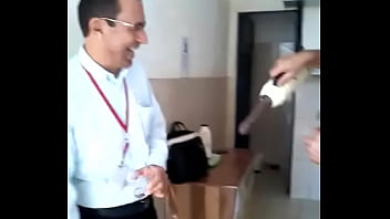 Preview 2 of Sunny Leaon Fuck Video - Assustando o amigo
