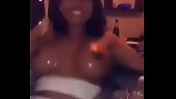 Preview 3 of Stip Duther - LA BEURETTE KARIMA FAIT DU SHOW SEXY DANS SA STORY ?