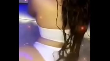 Preview 4 of Stip Duther - LA BEURETTE KARIMA FAIT DU SHOW SEXY DANS SA STORY ?